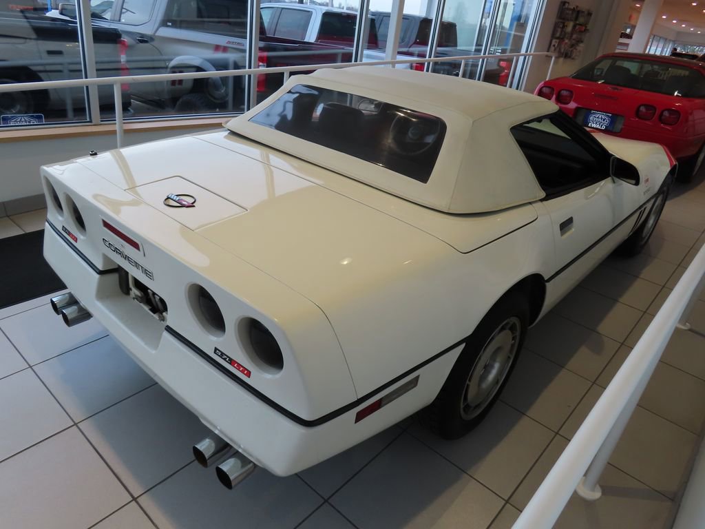 Used 1987 Chevrolet Corvette Convertible image 7