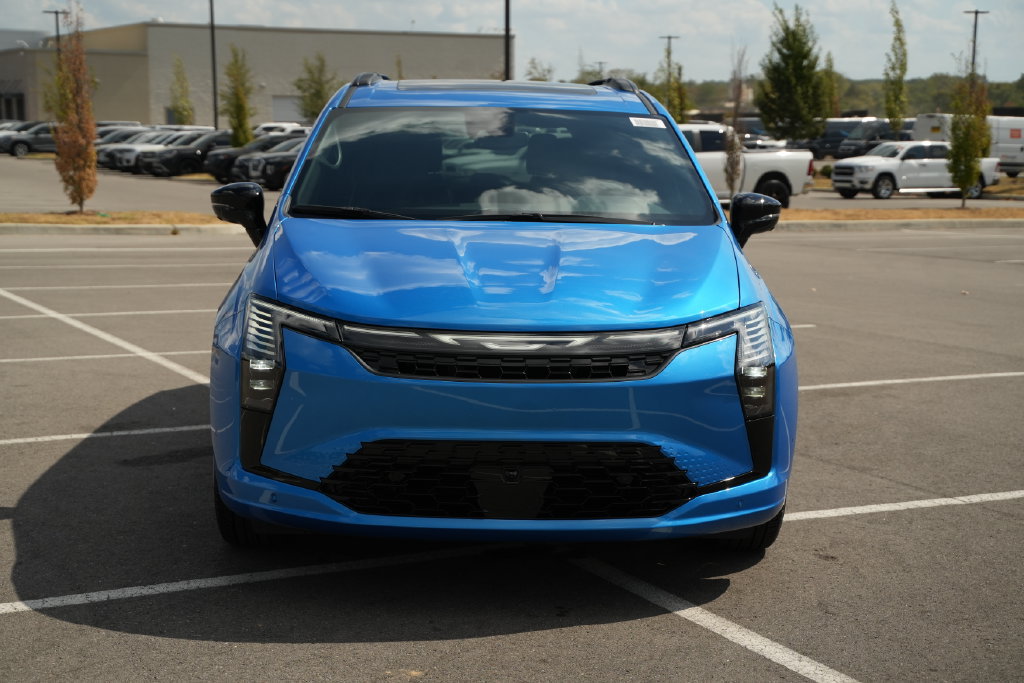 New 2027 Chrysler Pacifica Limited FWD image 2