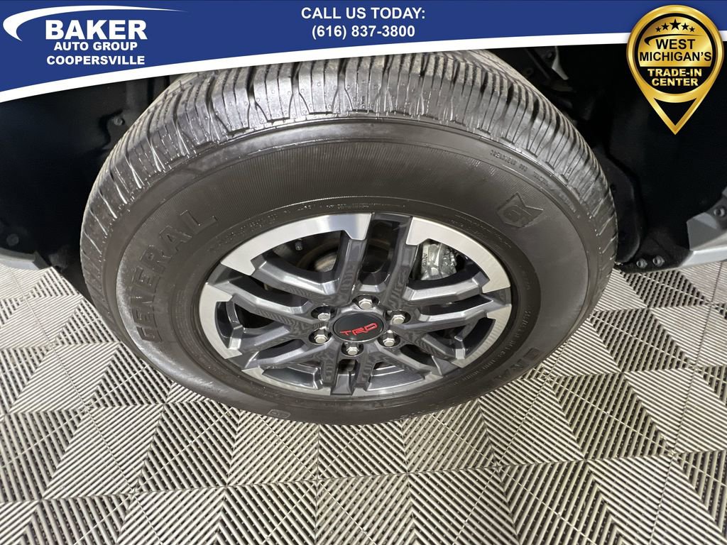 Used 2024 Toyota Tacoma TRD Sport image 33