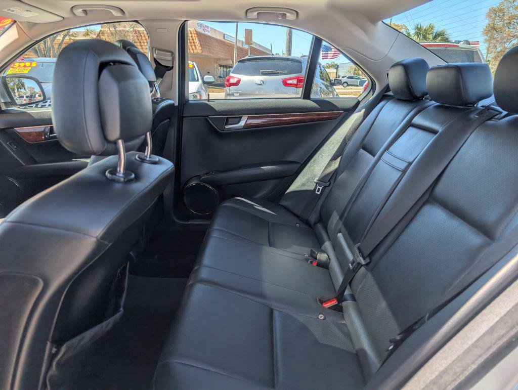 Used 2008 Mercedes-Benz C 300 Sedan image 10