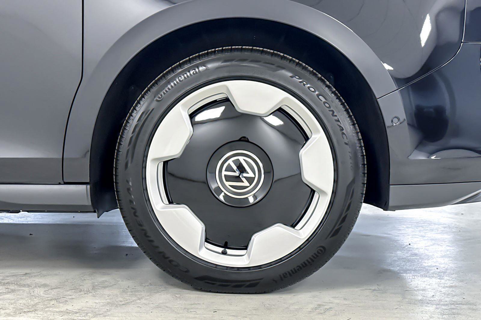 New 2025 Volkswagen ID. Buzz Pro S image 26