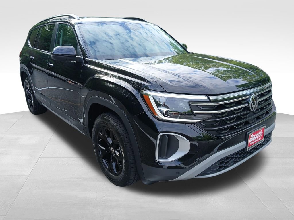 Used 2025 Volkswagen Atlas Peak Edition SE image 8