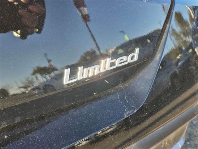 New 2025 Hyundai Elantra Limited FWD image 10