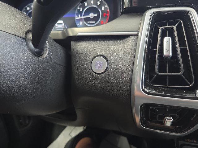 Certified 2023 Kia Sorento SX AWD/4WD image 24