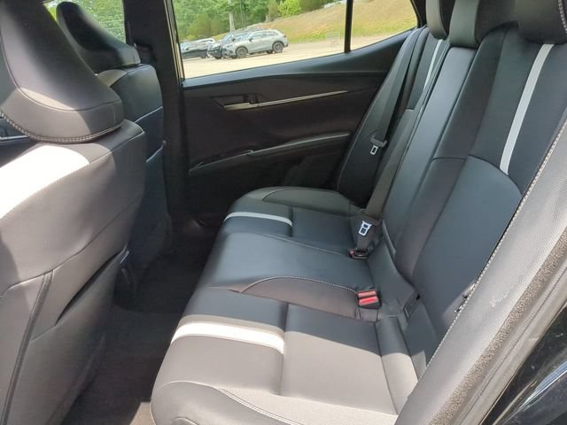 Used 2025 Toyota Camry SE FWD image 12