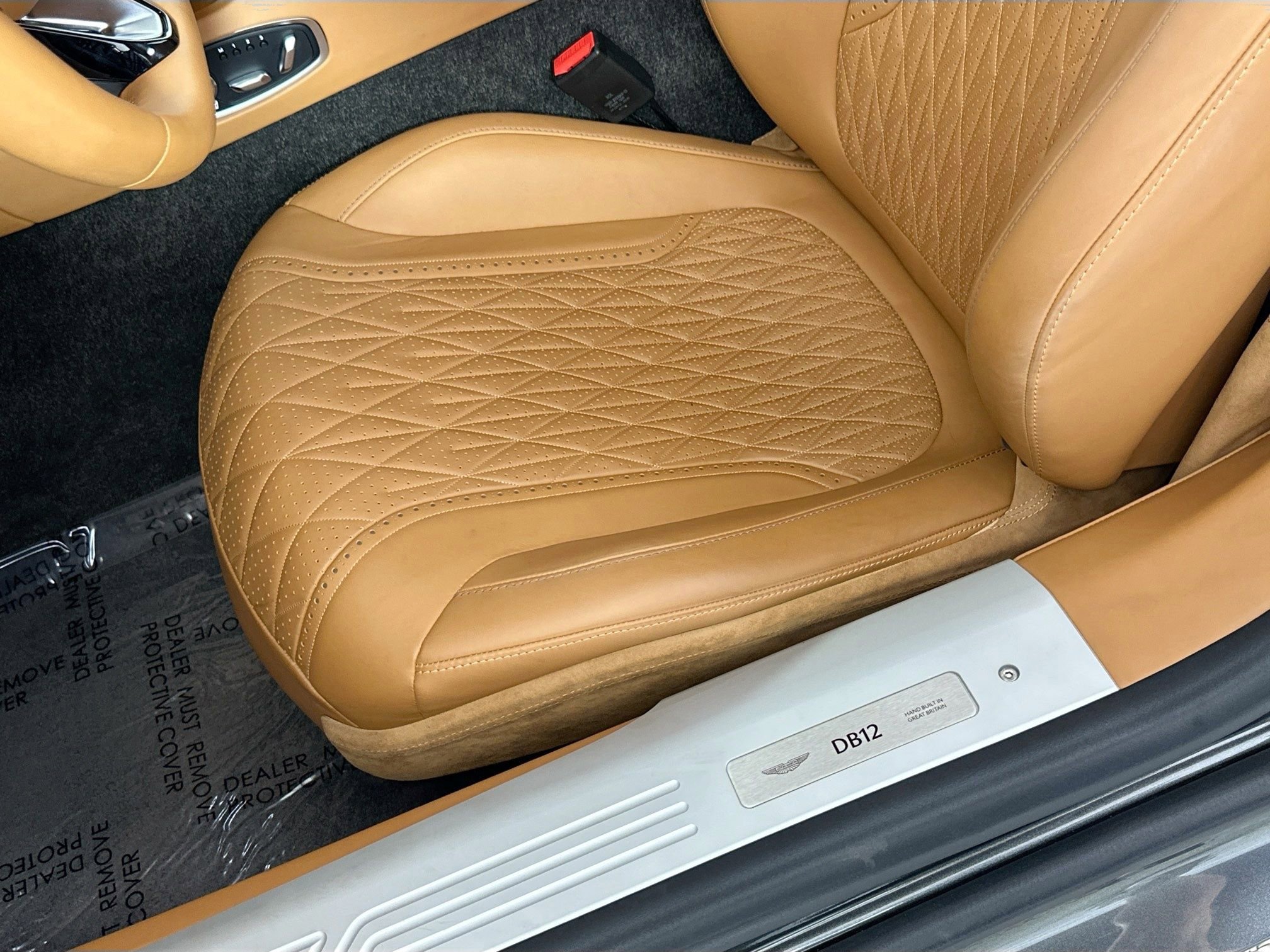 Used 2024 Aston Martin DB12 Coupe image 22