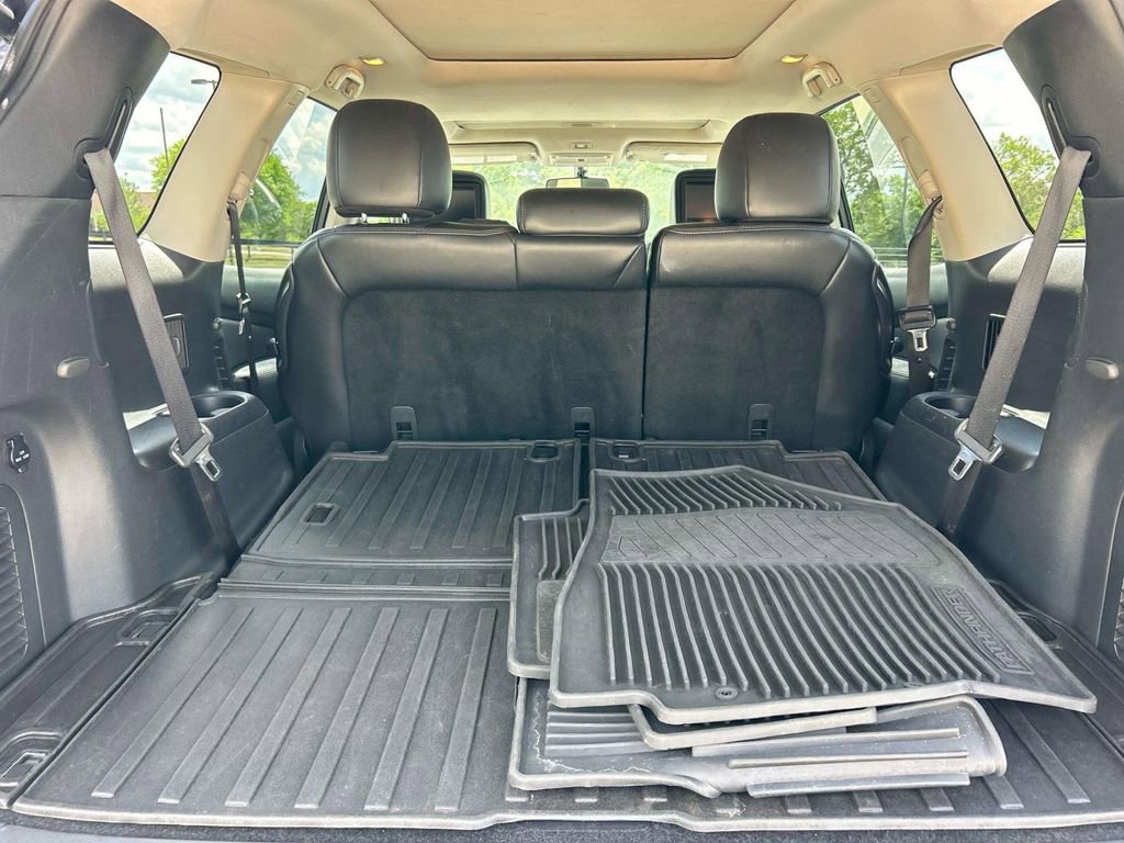 Used 2017 Nissan Pathfinder Platinum w/ Family Entertainment Package FWD image 12