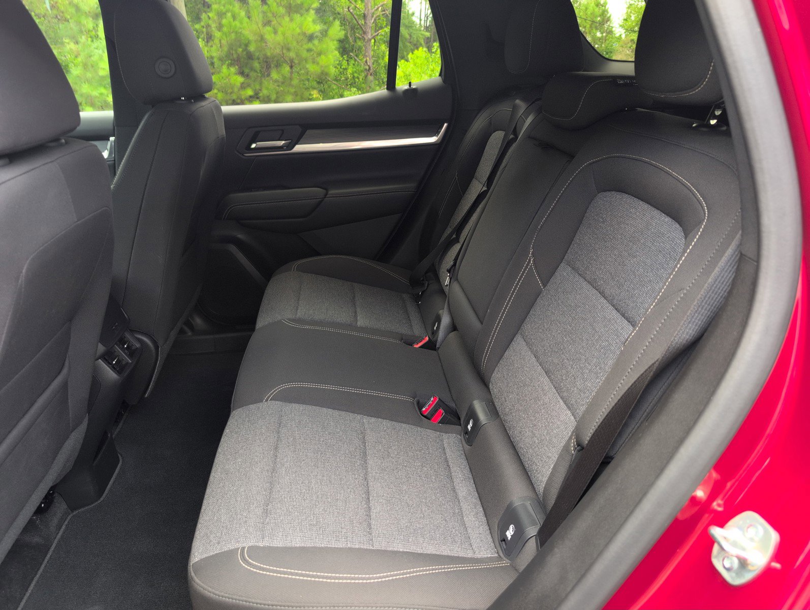 Used 2025 GMC Terrain Elevation image 28