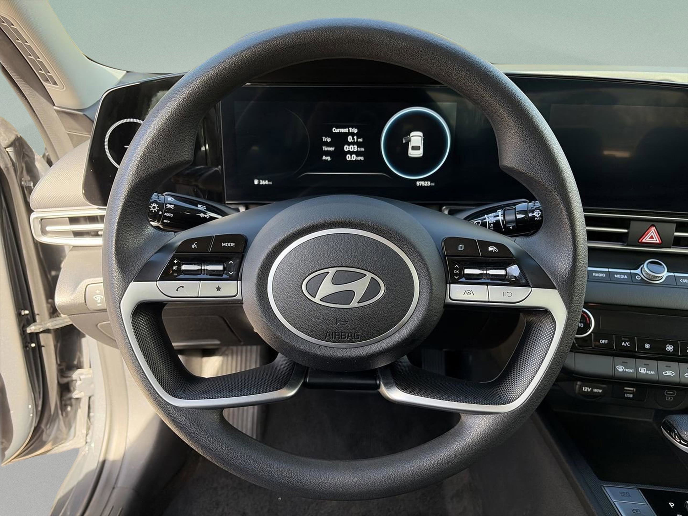 Used 2024 Hyundai Elantra SEL image 11