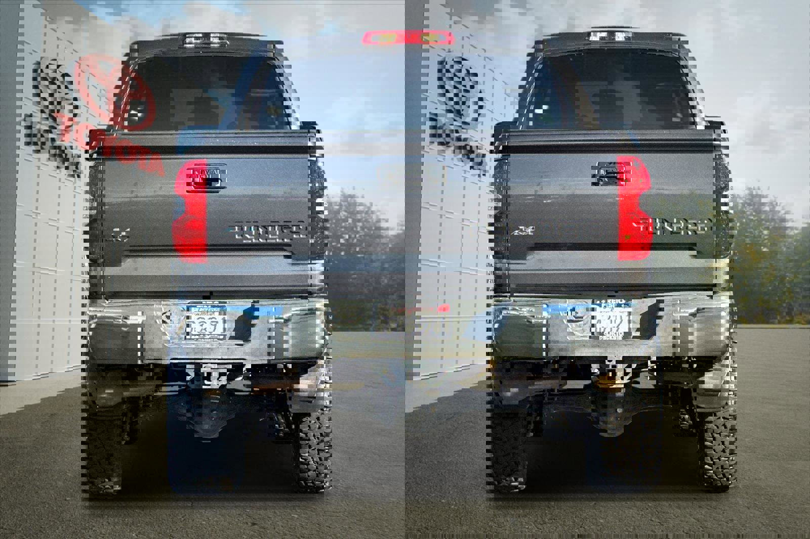 Used 2016 Toyota Tundra SR5 w/ SR5 Upgrade Package image 4