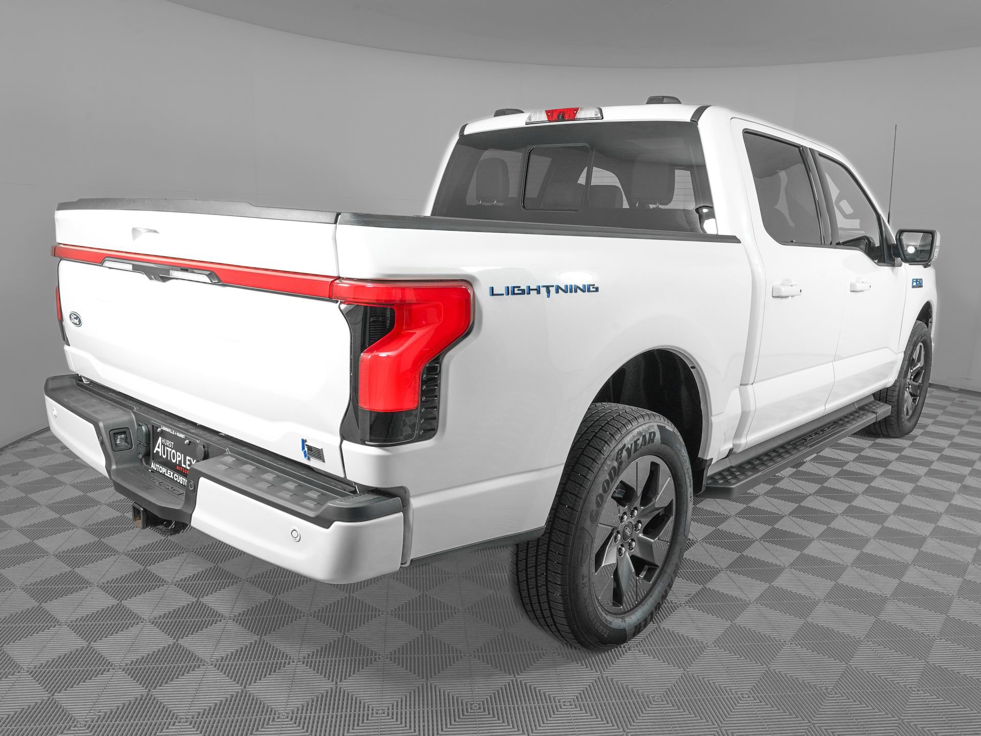 Used 2025 Ford F150 Lightning Lariat image 5