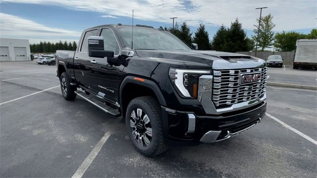 New 2026 GMC Sierra 2500 Denali w/ Denali Reserve Package image 4