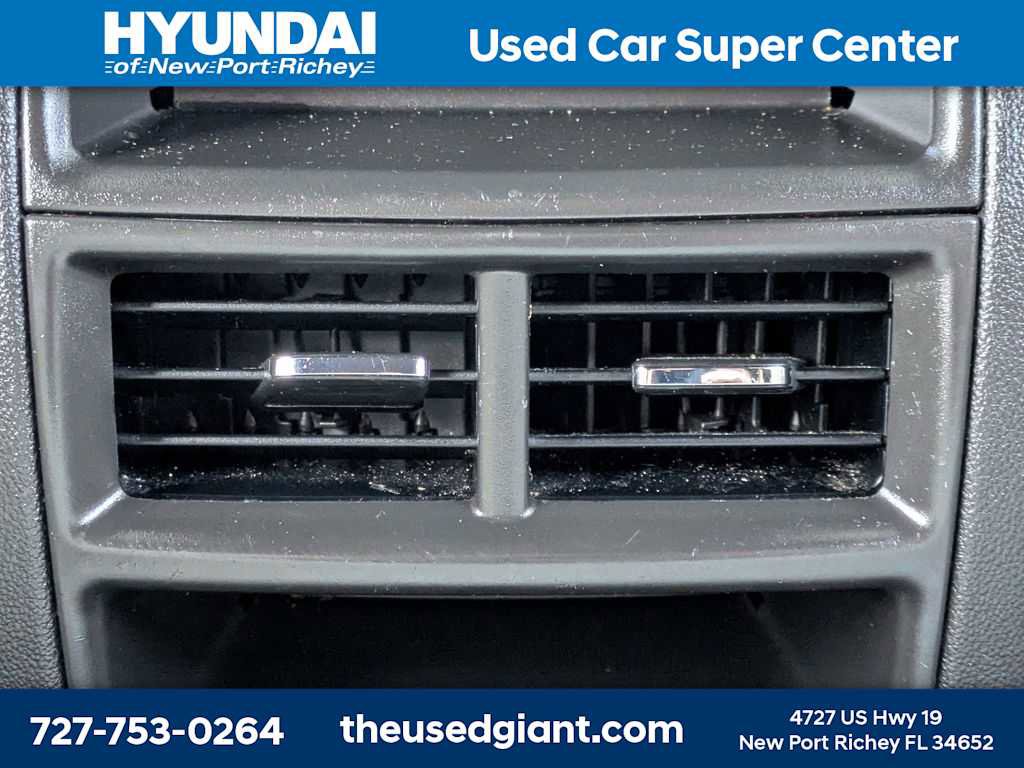Used 2017 Cadillac XT5 FWD image 17