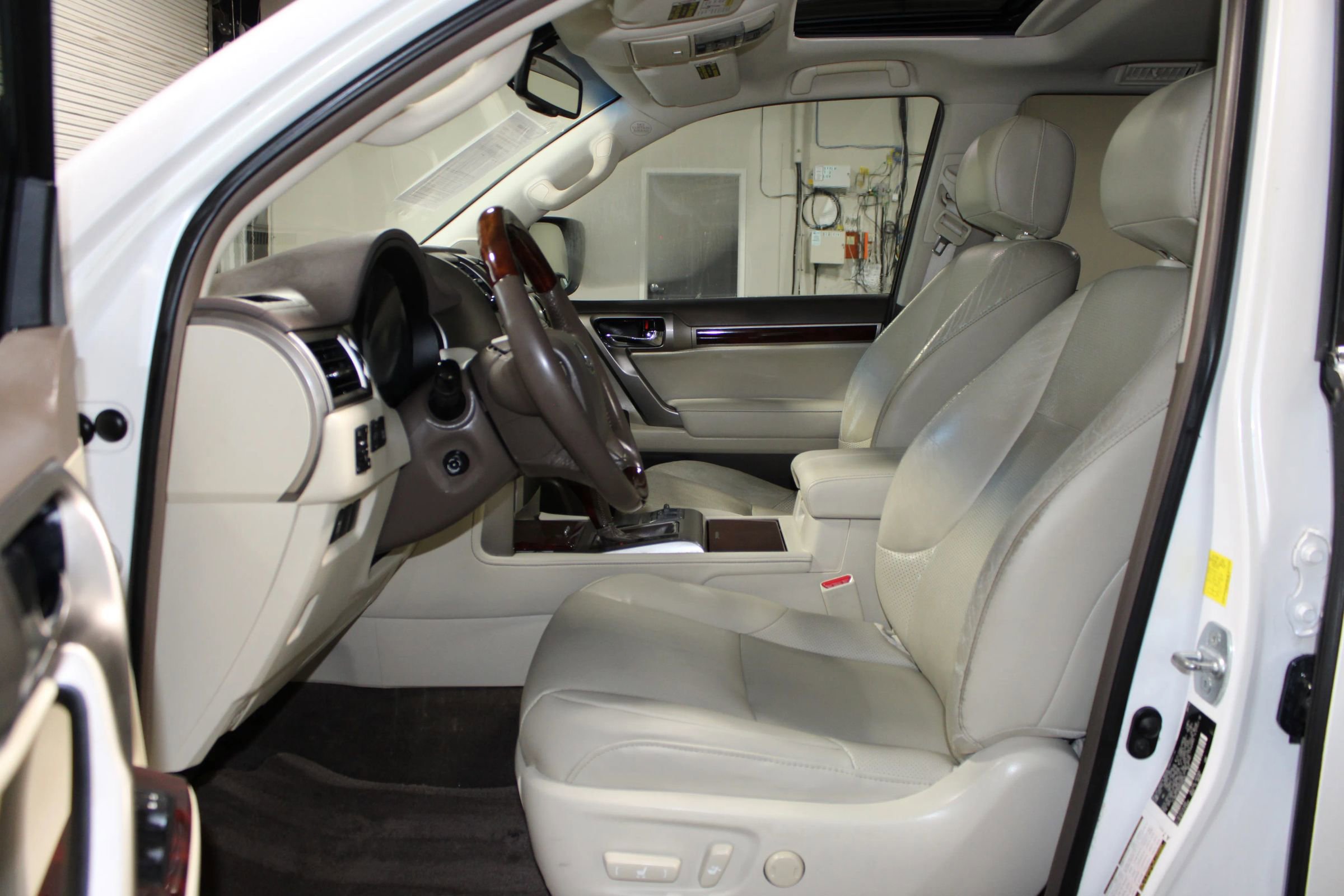 Used 2011 Lexus GX 460 w/ Comfort Plus Pkg AWD/4WD image 9