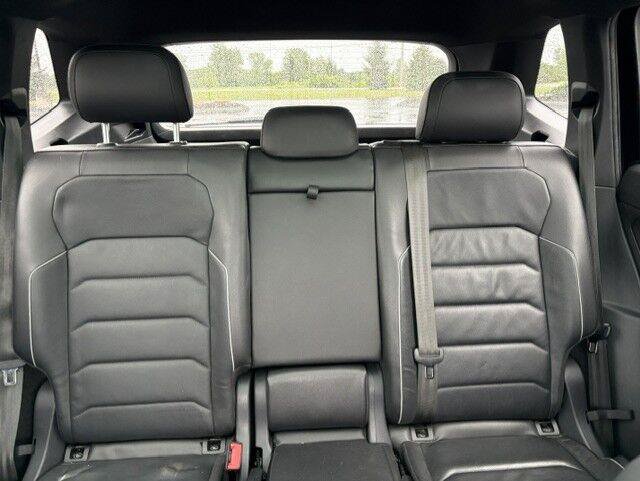 Used 2020 Volkswagen Tiguan SEL Premium R-Line AWD/4WD image 11