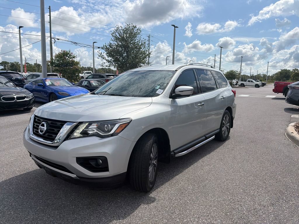 Used 2020 Nissan Pathfinder SL AWD/4WD image 3