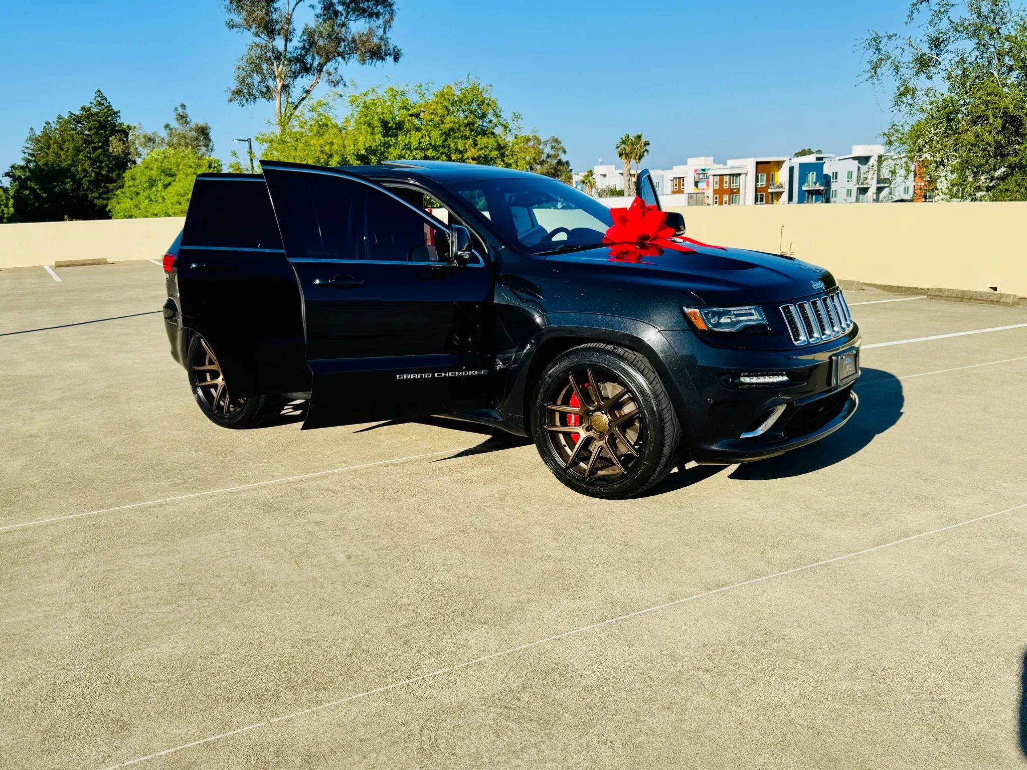 Used 2014 Jeep Grand Cherokee SRT8 w/ Luxury Group II image 63