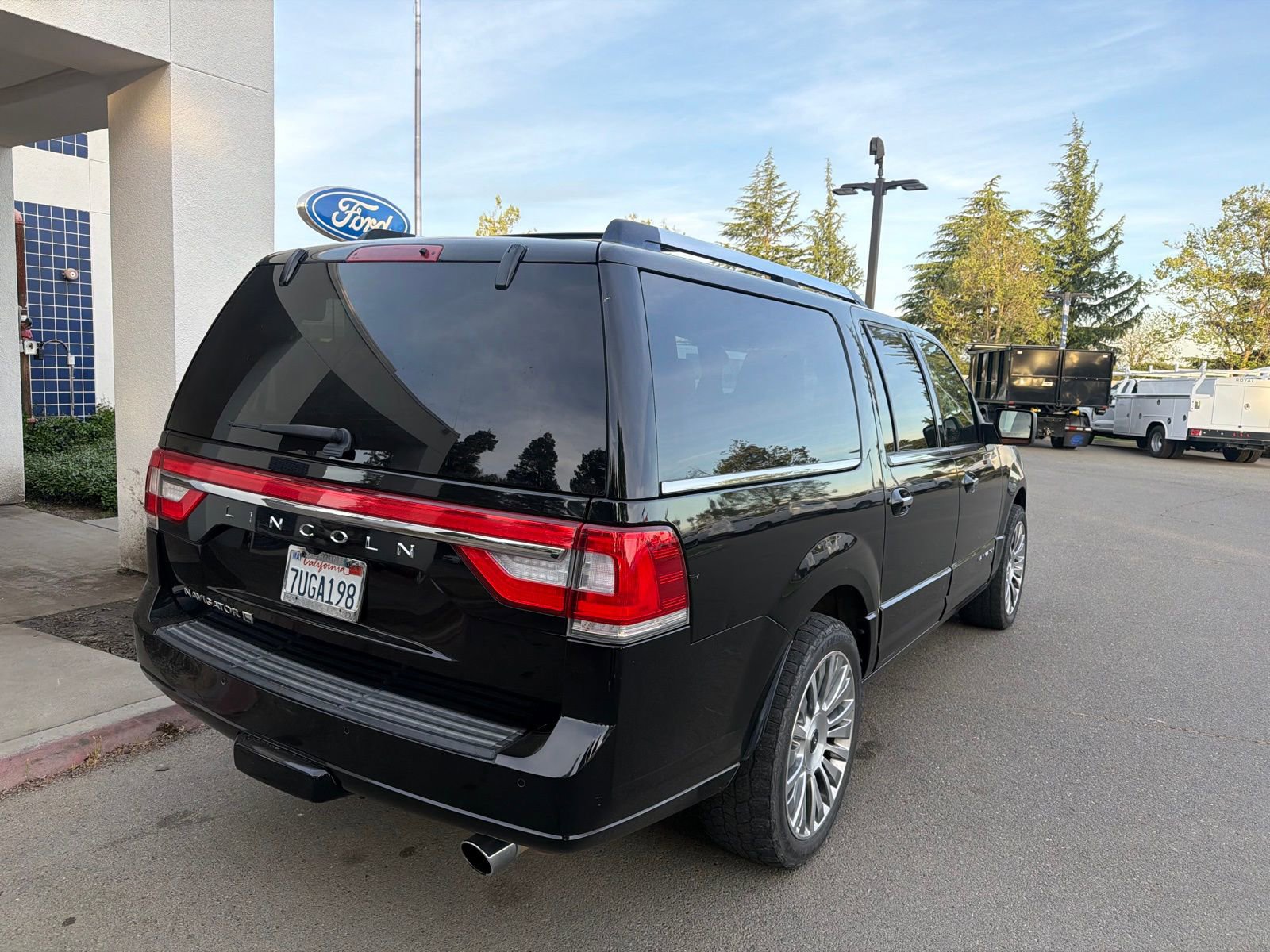 Used 2017 Lincoln Navigator L Reserve image 5