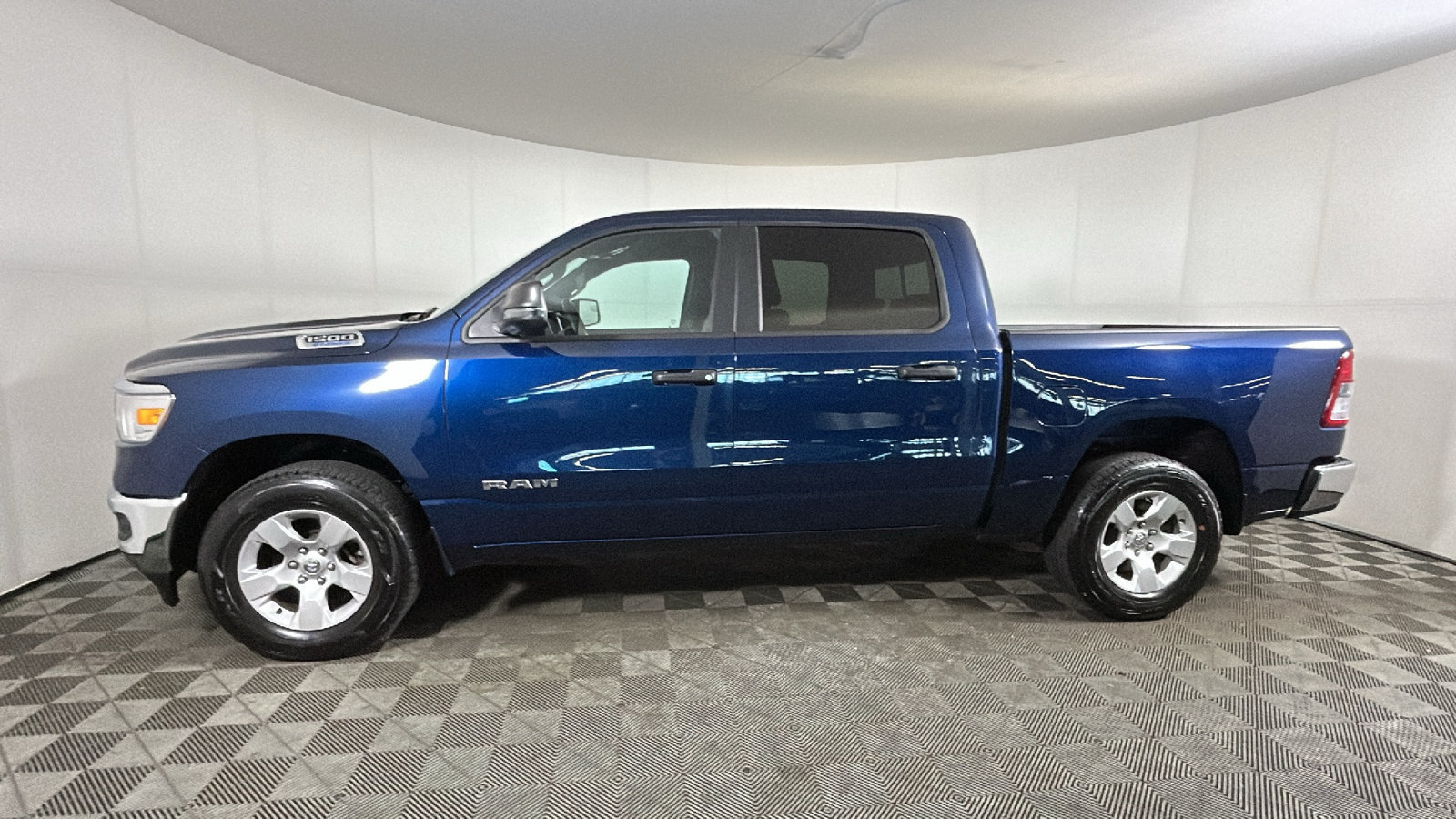 Used 2023 RAM 1500 Big Horn AWD/4WD image 7
