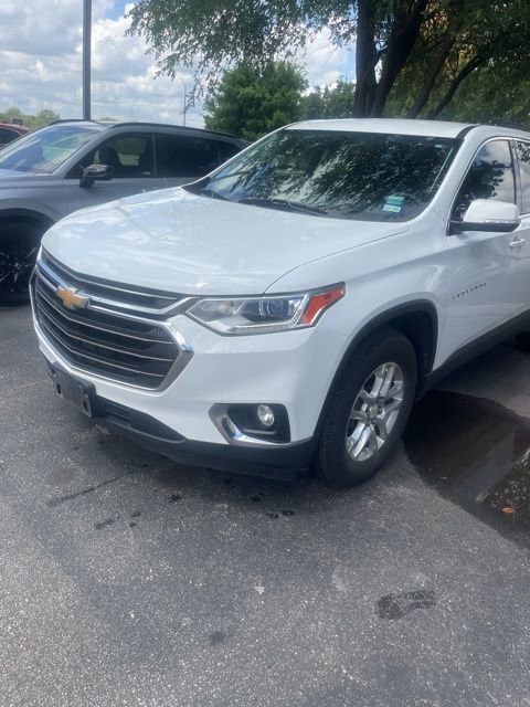 Used 2020 Chevrolet Traverse LT FWD image 2