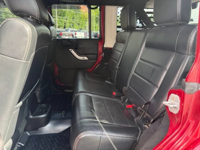Used 2012 Jeep Wrangler Unlimited Sahara w/ Dual Top Group AWD/4WD image 13