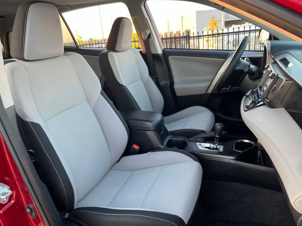 Used 2018 Toyota RAV4 XLE w/ Plus Extra Value Package FWD image 28