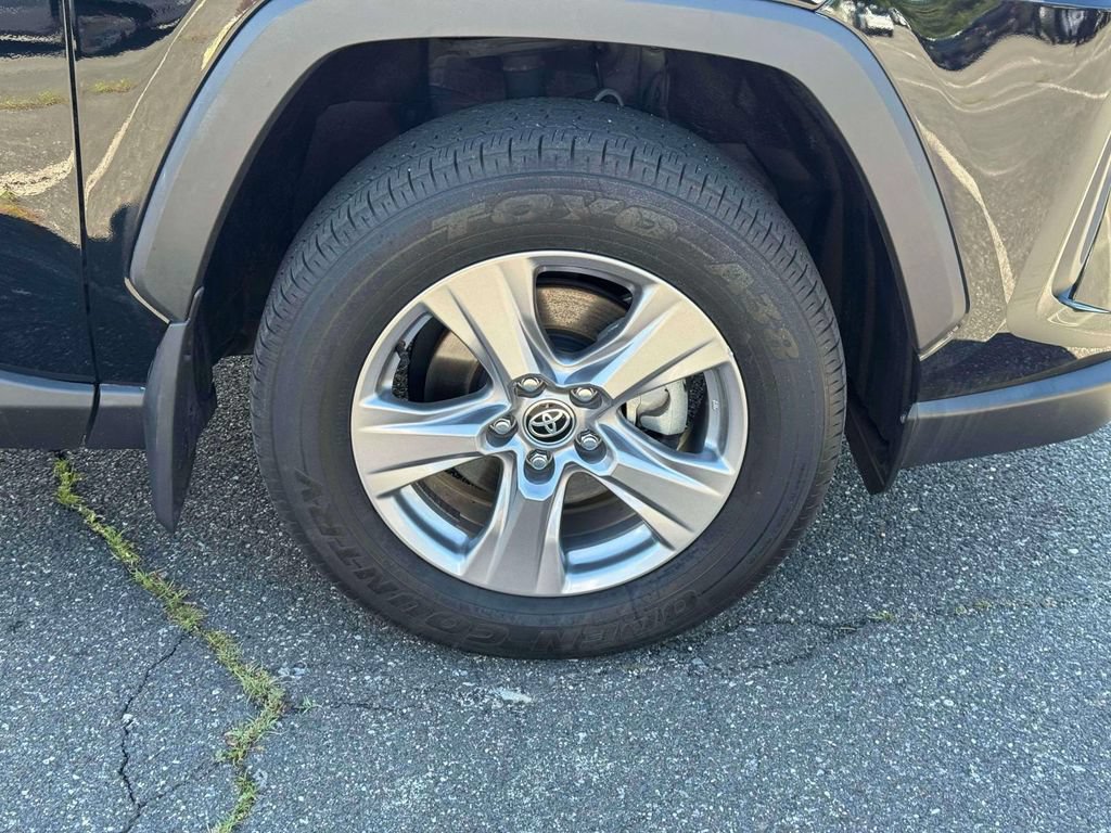 Used 2023 Toyota RAV4 LE AWD/4WD image 9