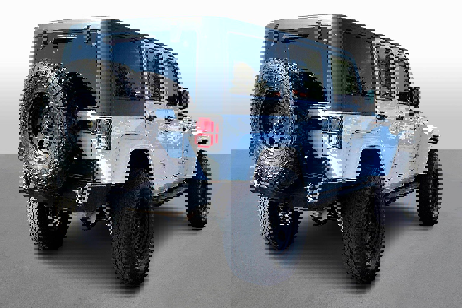 Used 2015 Jeep Wrangler Unlimited Sport image 2