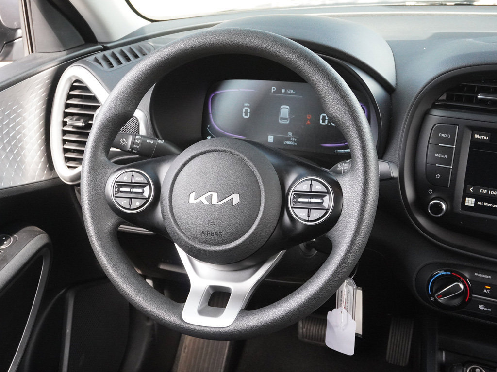 Used 2025 Kia Soul LX w/ LX Technology Package FWD image 24
