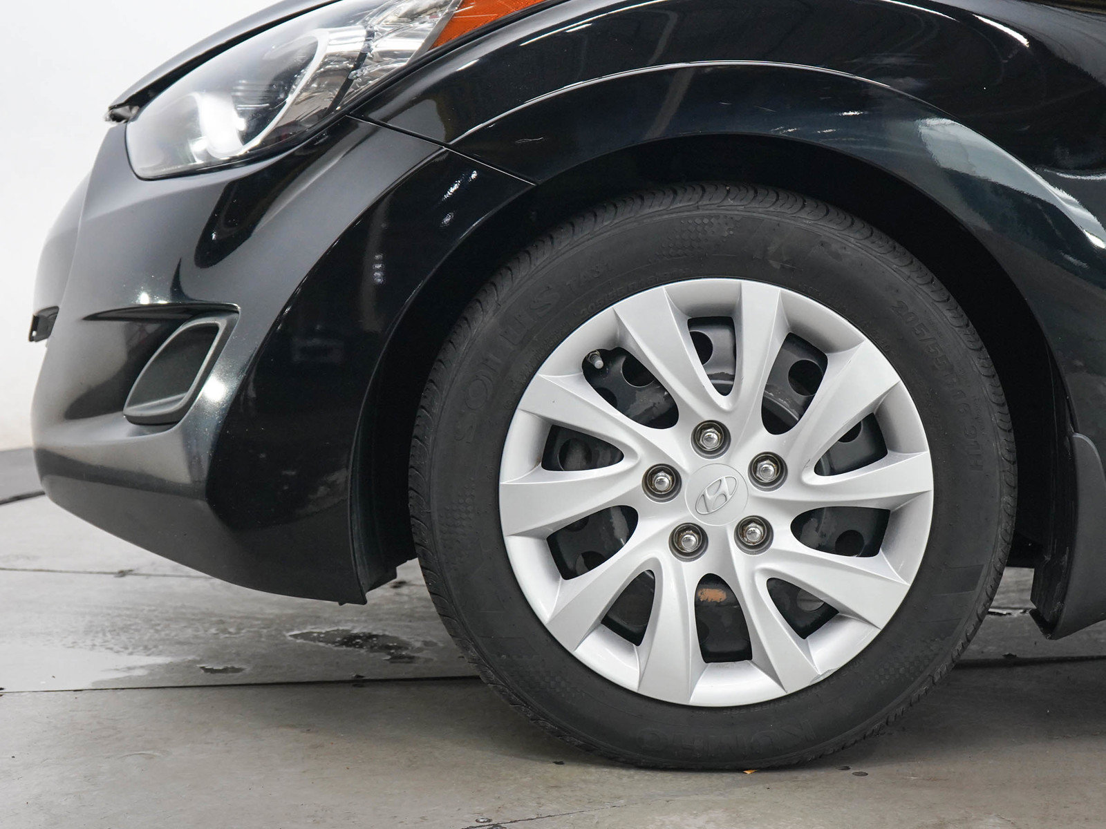 Used 2013 Hyundai Elantra GLS FWD image 25