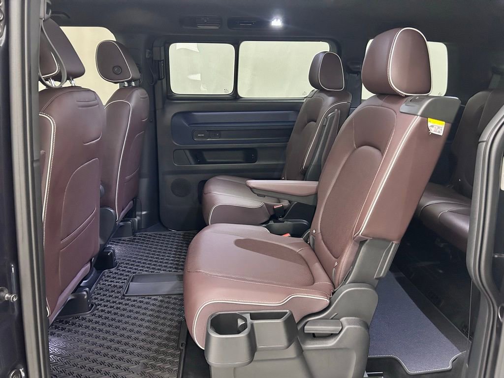 Used 2025 Volkswagen ID. Buzz Pro S Plus image 13