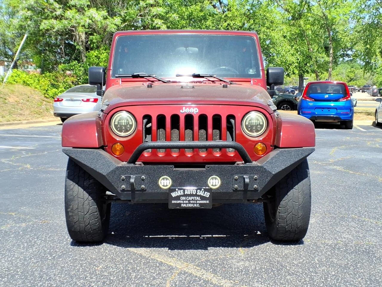 Used 2010 Jeep Wrangler Unlimited Sahara w/ Dual Top Group AWD/4WD image 9