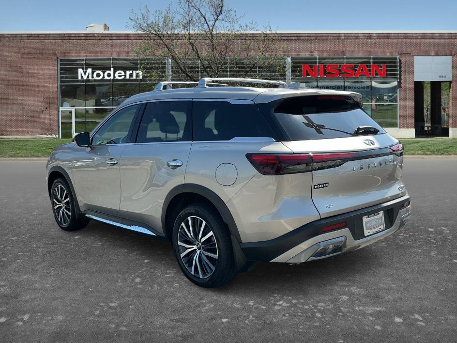 Used 2025 INFINITI QX60 Sensory w/ Vision Package AWD/4WD image 2