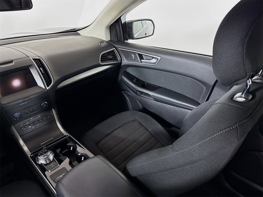 Used 2019 Ford Edge SEL image 22