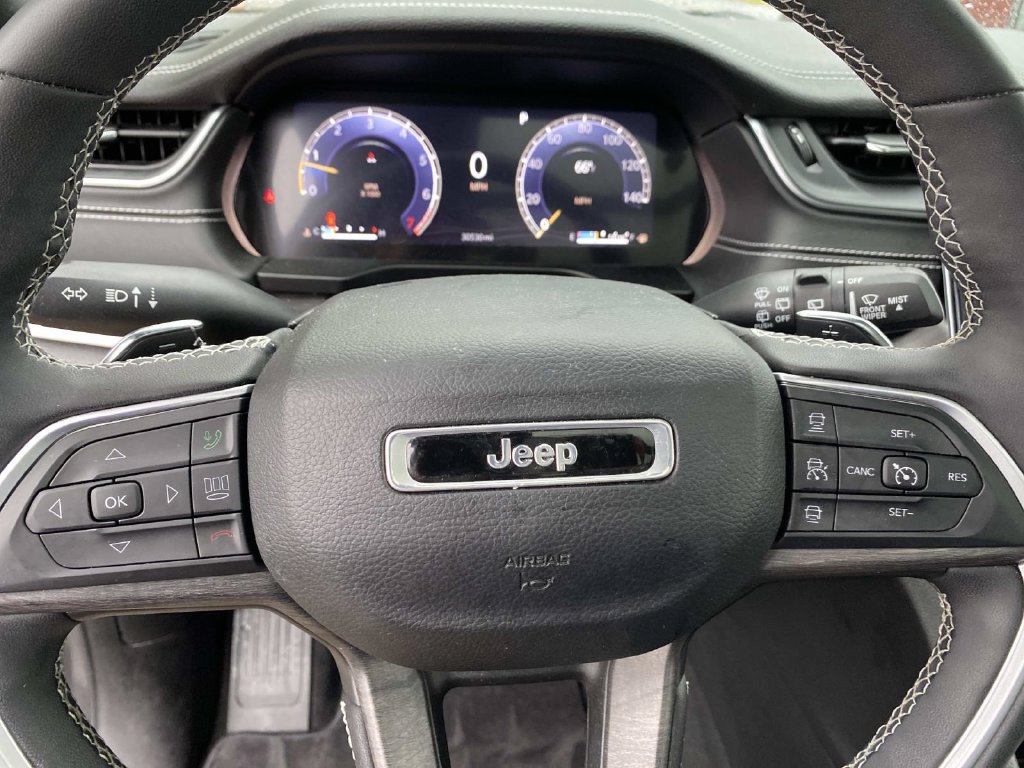 Certified 2024 Jeep Grand Cherokee Limited AWD/4WD image 17
