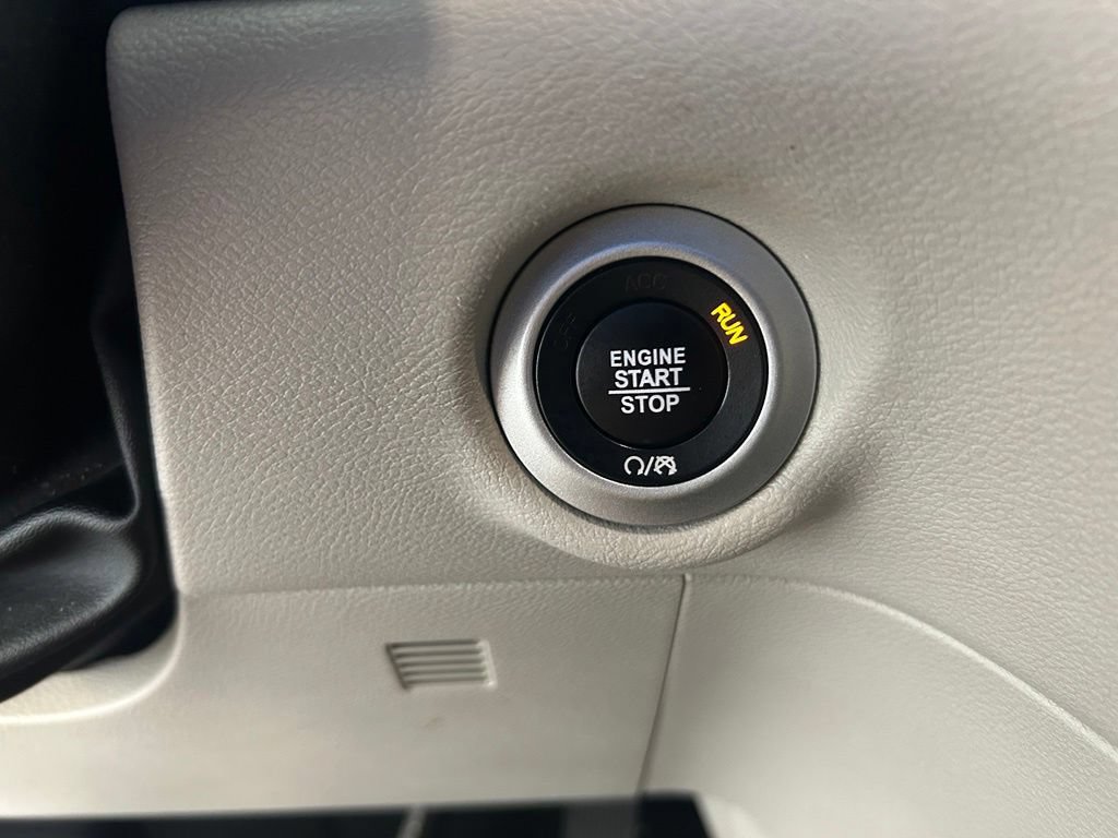 Used 2021 Chrysler Voyager Lxi FWD image 45