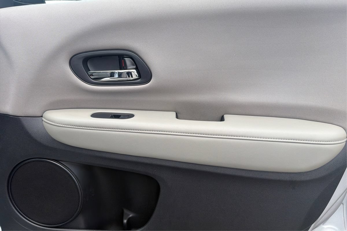 Used 2018 Honda HR-V LX image 20