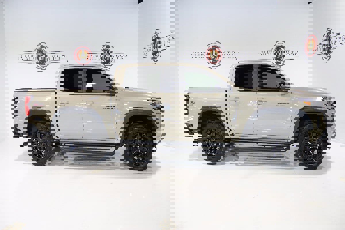 Used 2024 Chevrolet Colorado Z71 w/ Z71 Convenience Package 2 image 5