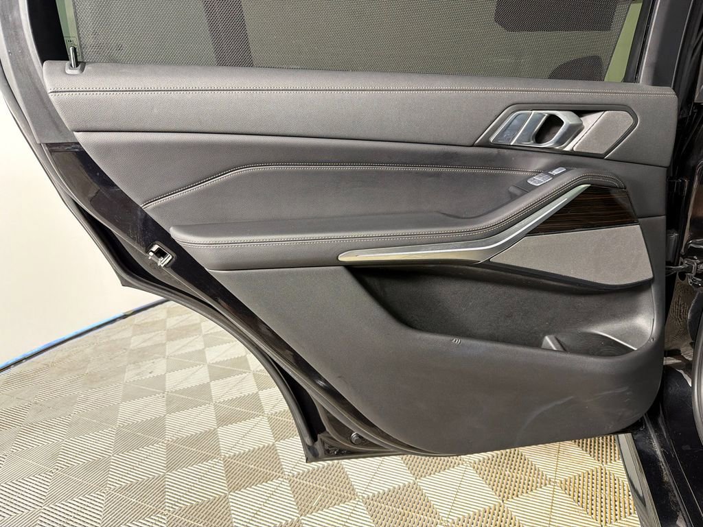 Used 2020 BMW X7 xDrive40i w/ M Sport Package image 24