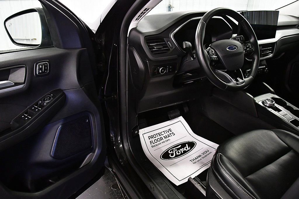 Used 2024 Ford Escape Platinum image 15