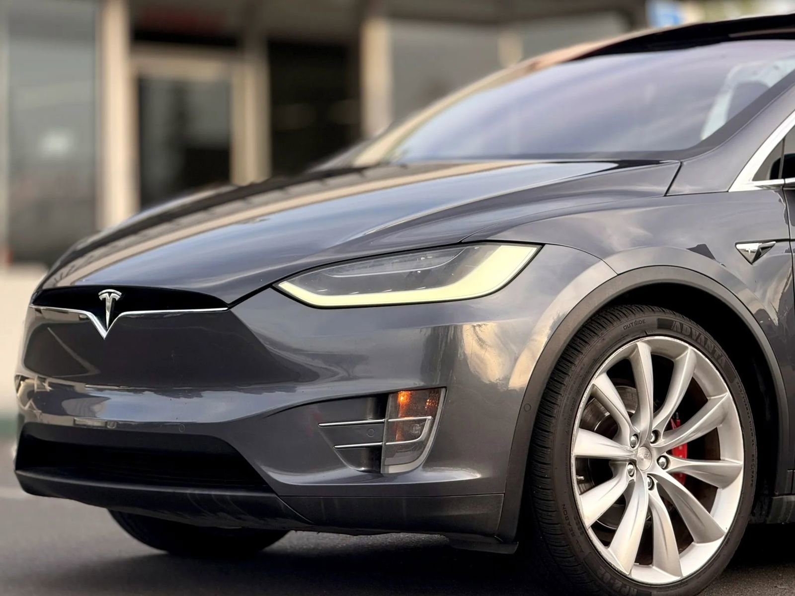 Used 2018 Tesla Model X P100D image 4