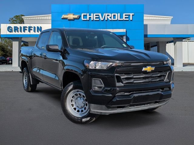 Used 2025 Chevrolet Colorado W/T image 1