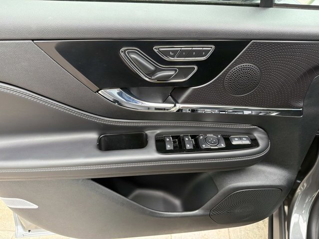 New 2026 Lincoln Corsair Premiere FWD image 9