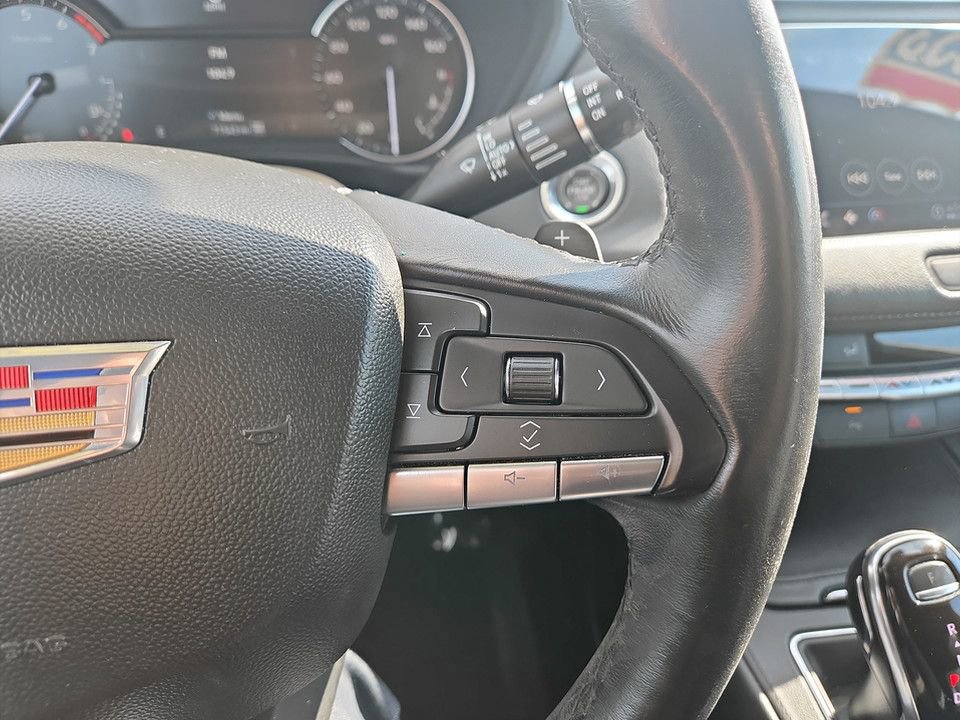 Used 2023 Cadillac XT4 Premium Luxury image 15