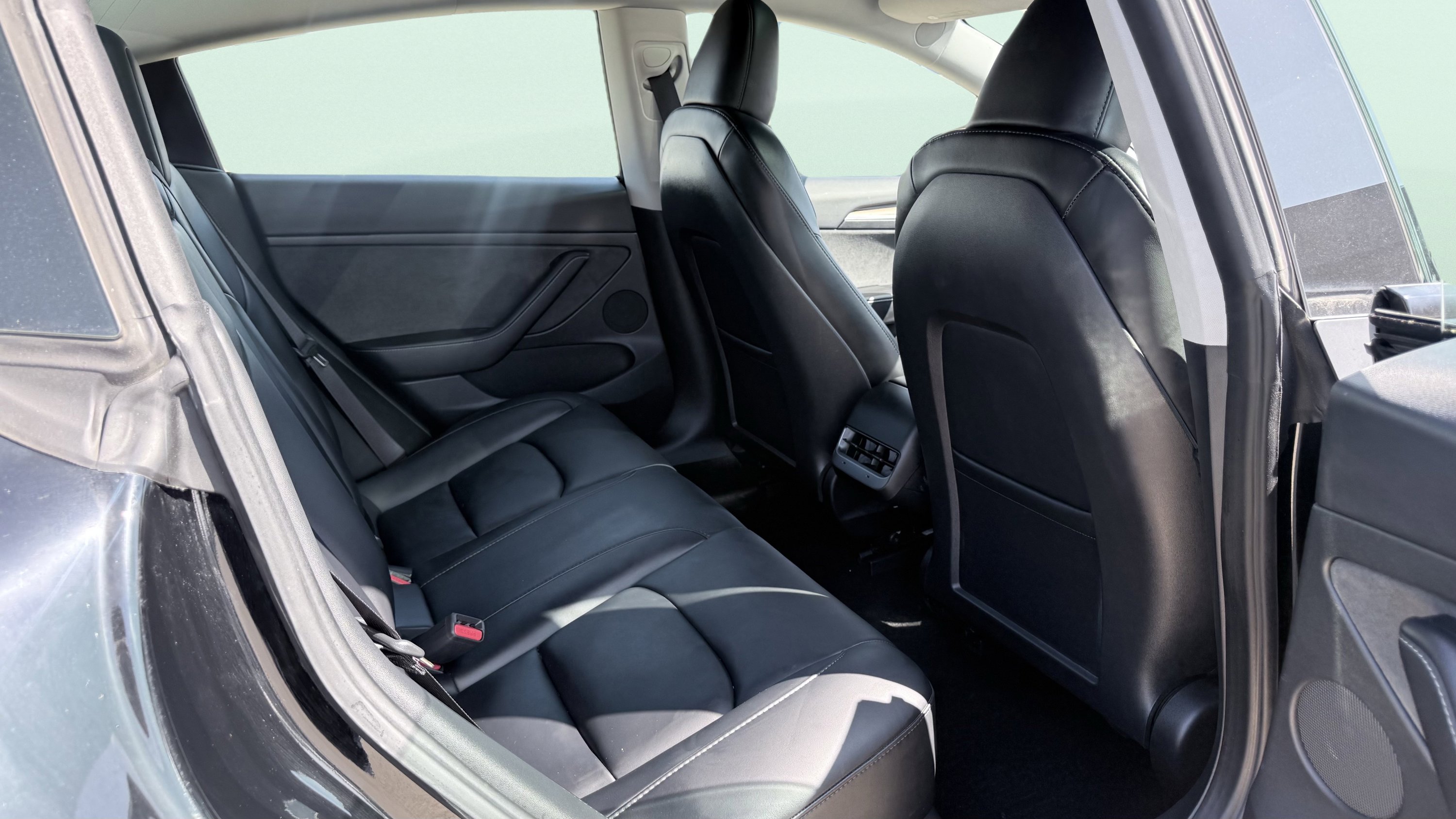 Used 2023 Tesla Model 3 Standard Range image 33