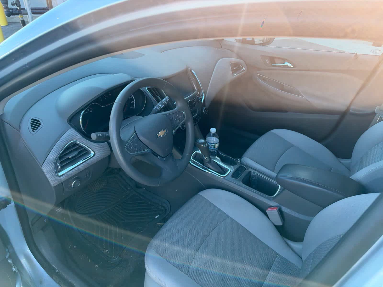 Used 2017 Chevrolet Cruze LT w/ Sun And Sound Package FWD image 9