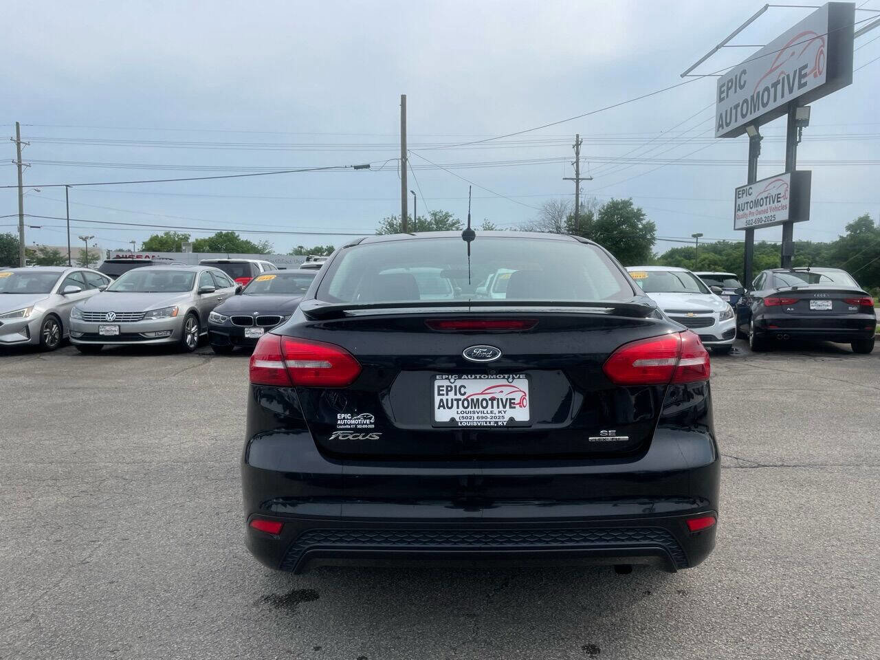 Used 2015 Ford Focus SE w/ SE Sport Package image 6