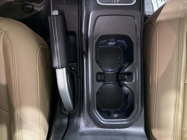 Used 2018 Jeep Wrangler Unlimited Sahara w/ Uconnect 4C Nav & Sound Group image 22