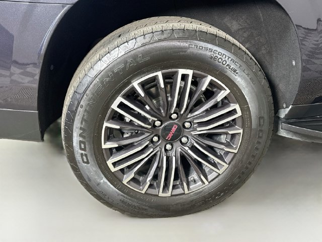 Used 2025 GMC Yukon XL Elevation RWD image 32