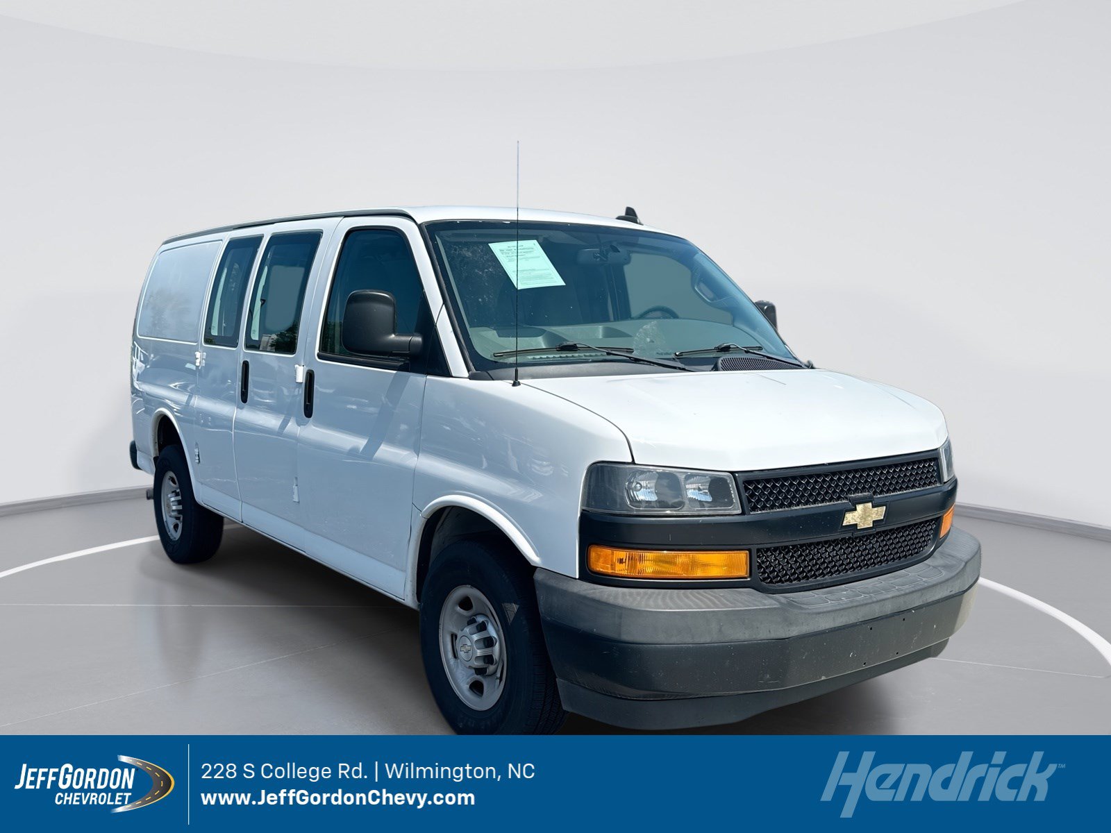 Used 2020 Chevrolet Express 2500 w/ Driver Convenience Package RWD image 1